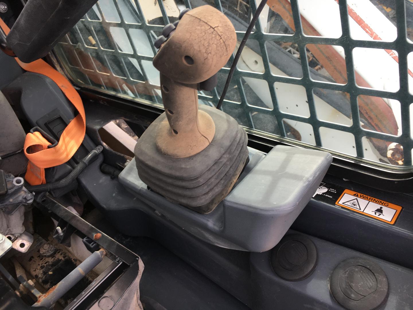 ./imagenes/INVOICE/2019/13869/MINICARGADOR JOHN DEERE  317G (13).JPG